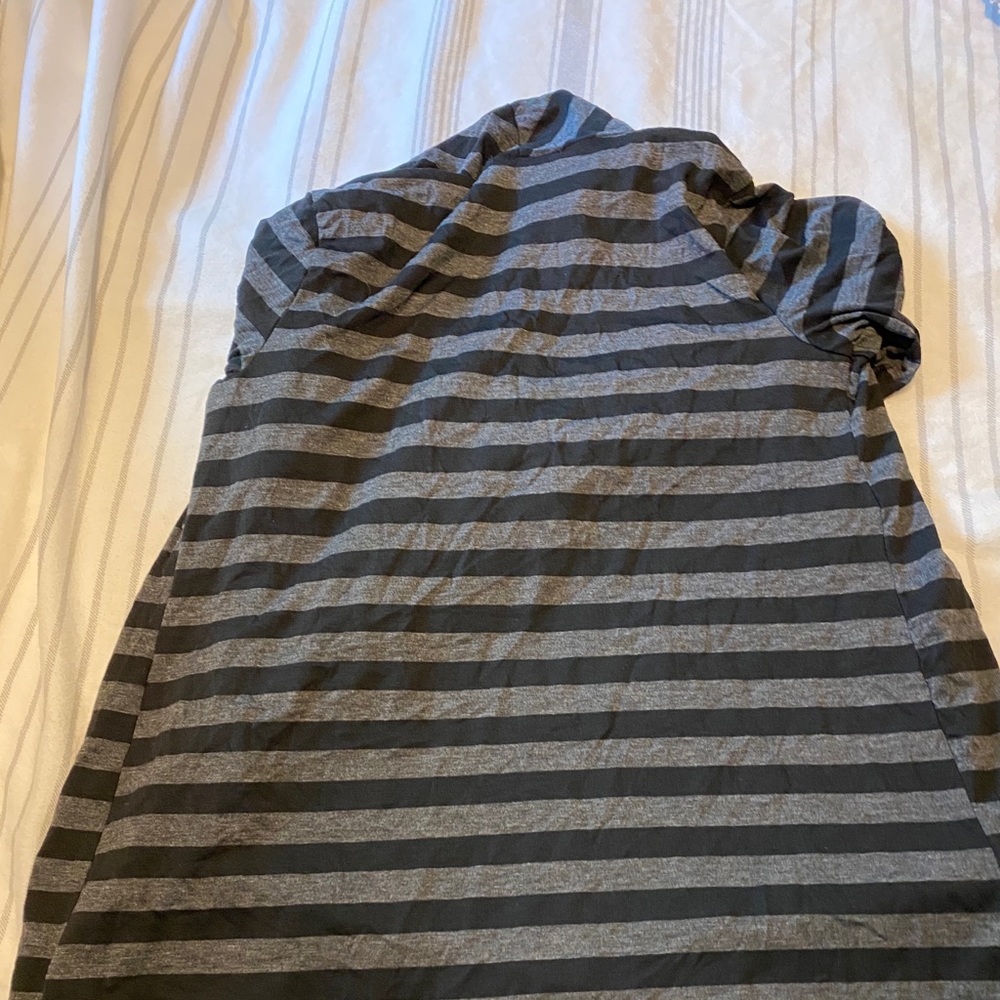 Thin cardigan-like jacket